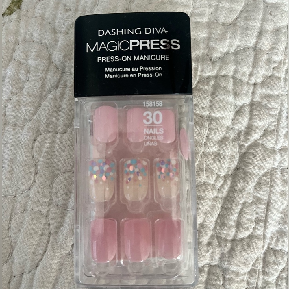 Press on nails